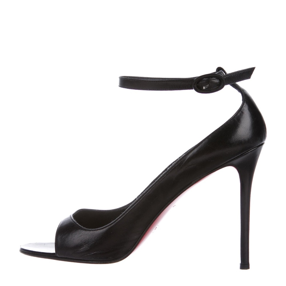 Christian Louboutin
Leather Semi Point-Toe Pumps
Size: 10 IT40